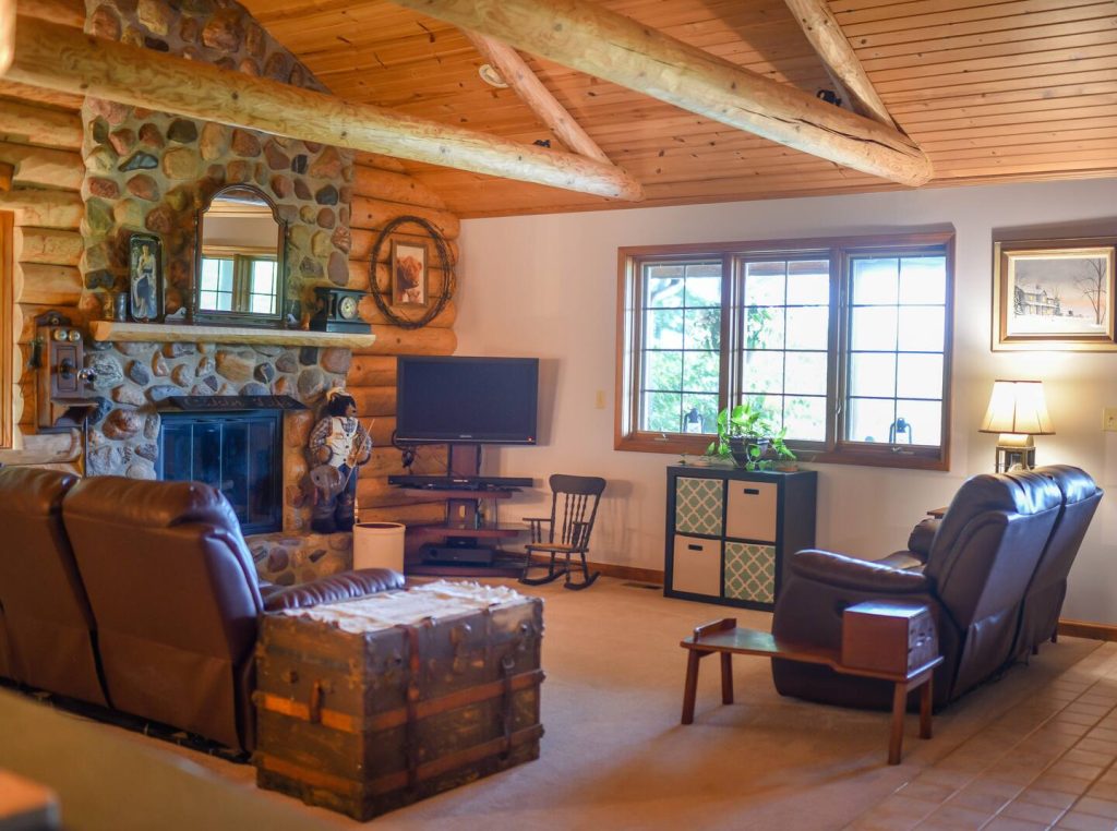 Cabin Life Rental Delphi IN - Living Room